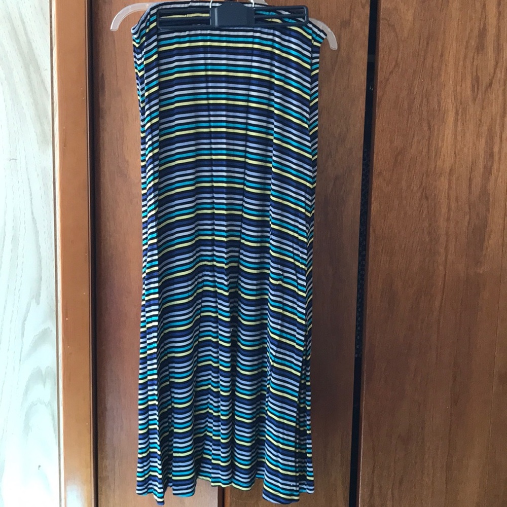 Roz & Ali maxi skirt size L